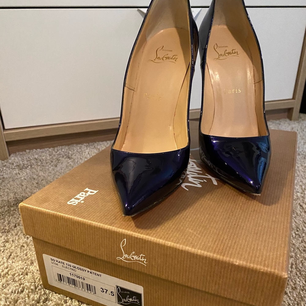 Christian Louboutin So Kate 37.5